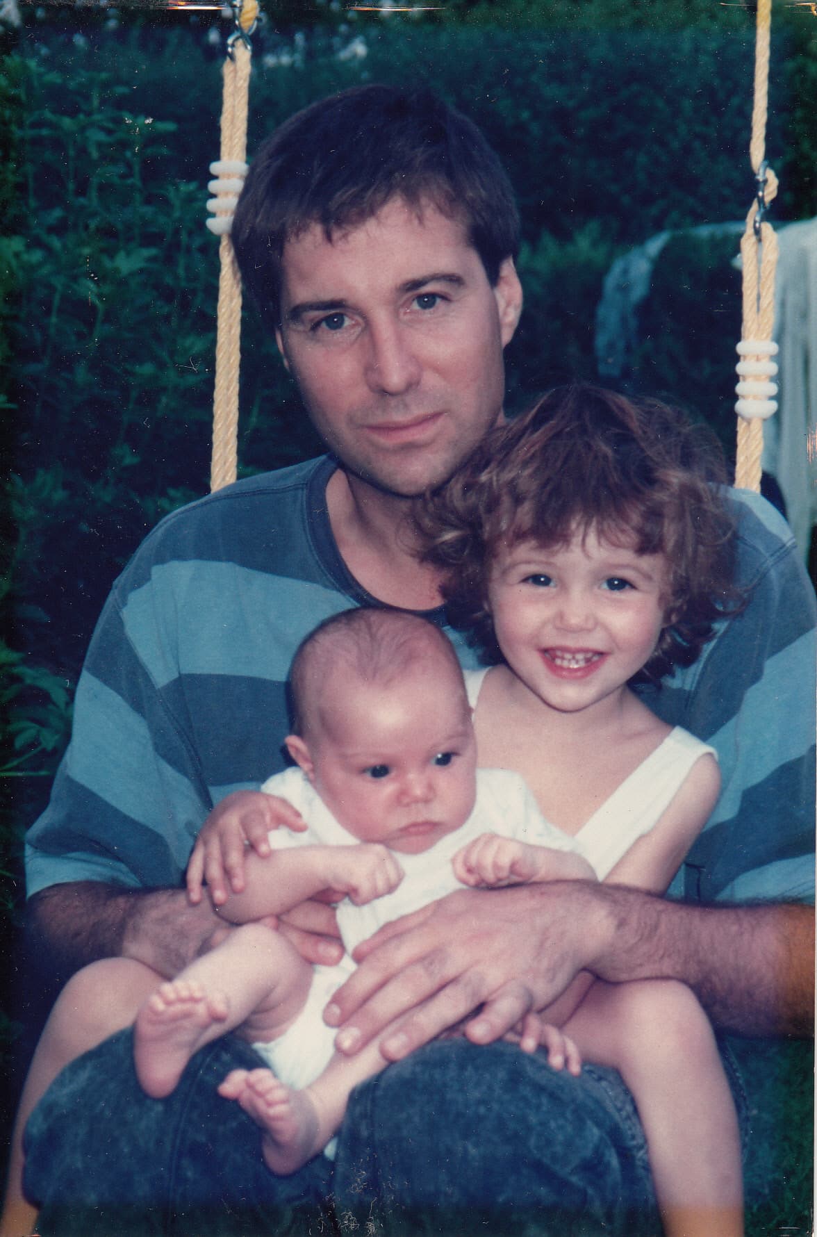 Olivier Merle avec ses enfants, 1991